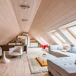 Bach Apartment Valgeranna