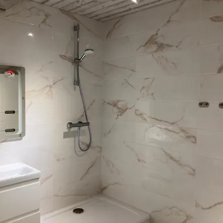 شقة Bach Valgeranna